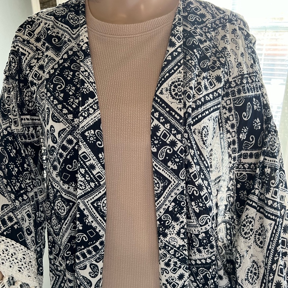 Alloy‎ Apparel Cardigan With Fringes SZ SM - Picture 3 of 8